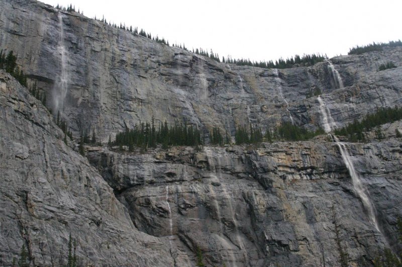 Banff NP - Wheeping Wall 2