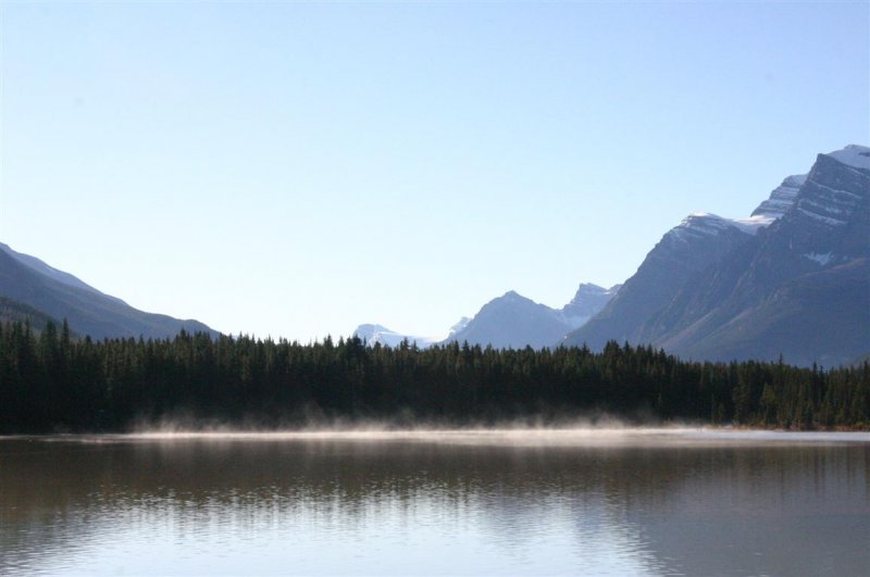 Banff NP - See mit Nebel